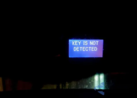 2010 Toyota Camry Base z USA, uszkodzony, nr VIN 4T4BF3EK7AR050649